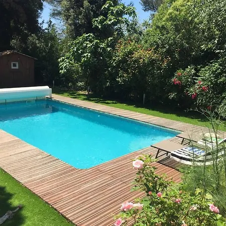 Villa Magnificent House With Pool And Garden